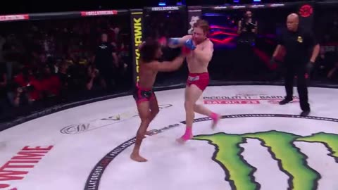 Full Fight | AJ McKee vs Spike Carlyle | Bellator 286