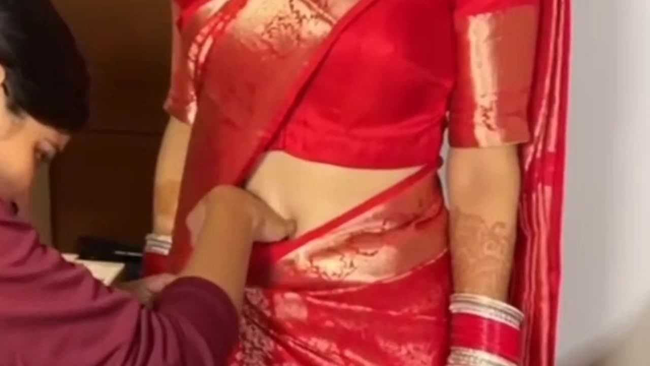 How to drape Kanjivaram saree?