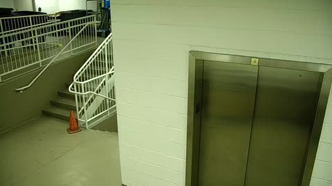 7110CVCULElevator#3Lobby_2021-01-06_17h40min01s597ms.mp4