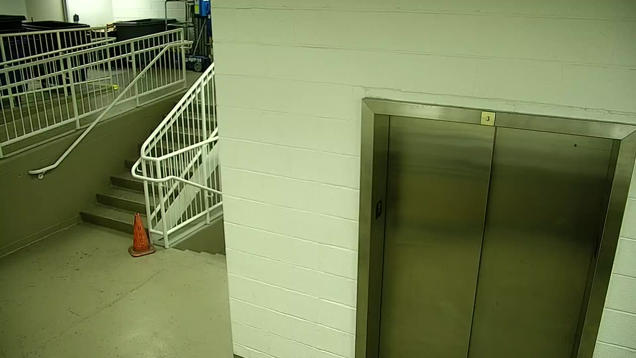 7110CVCULElevator#3Lobby_2021-01-06_17h40min01s597ms.mp4