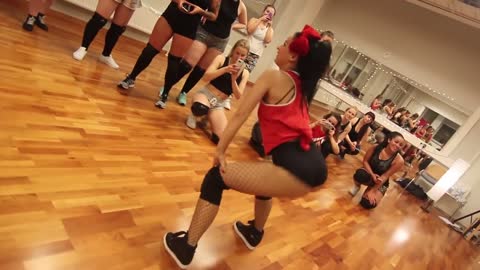 XMAS TWERK WORKSHOP by Tinze