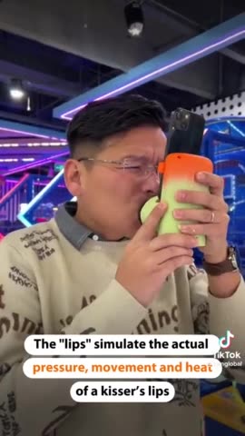 Δημιούργησαν οι Κινέζοι λένε μια συσκευή για να φιλούν τους συντρόφους τους