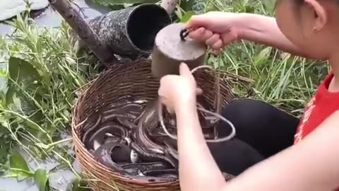 Amazing Oil Fishing Technique With Survival Skills 👏 #fishing