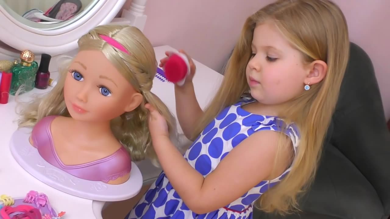 Diana makes Make up for Baby Doll