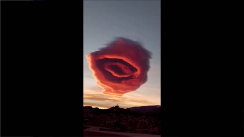 A peculiar cloud appears over Turkey