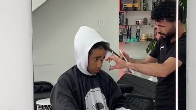 He didnt know what to do😂
