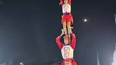 Awesome Thailand Acrobats 😍