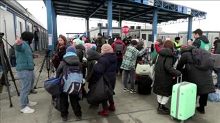 Ukrainian refugees arrive in Romania by ferry