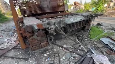 An abandoned Ukrainian T-80BV that was hit during the storming of Bakhmut.