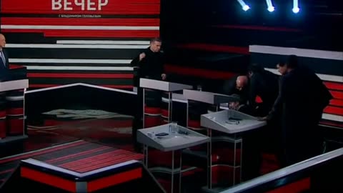 Another collapse live on TV