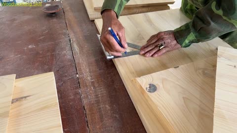 Impressive Woodworking Project // Dressing Tables To Make Your Room More Luxe