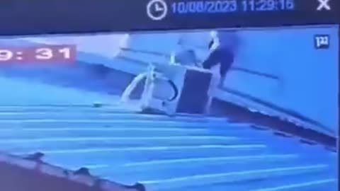 Isreali Family escaping