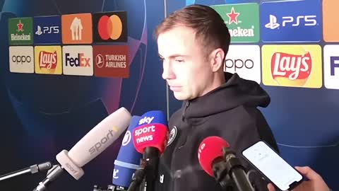 Geniale Antwort! Götze sorgt für Lacher _ Sporting - Eintracht Frankfurt 1_2
