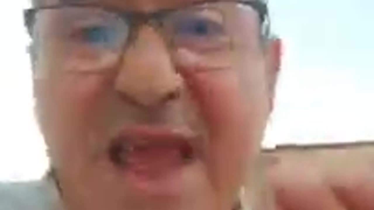 @SECTADDMD pon la foto de tu madre, no la de los demás, malnacido