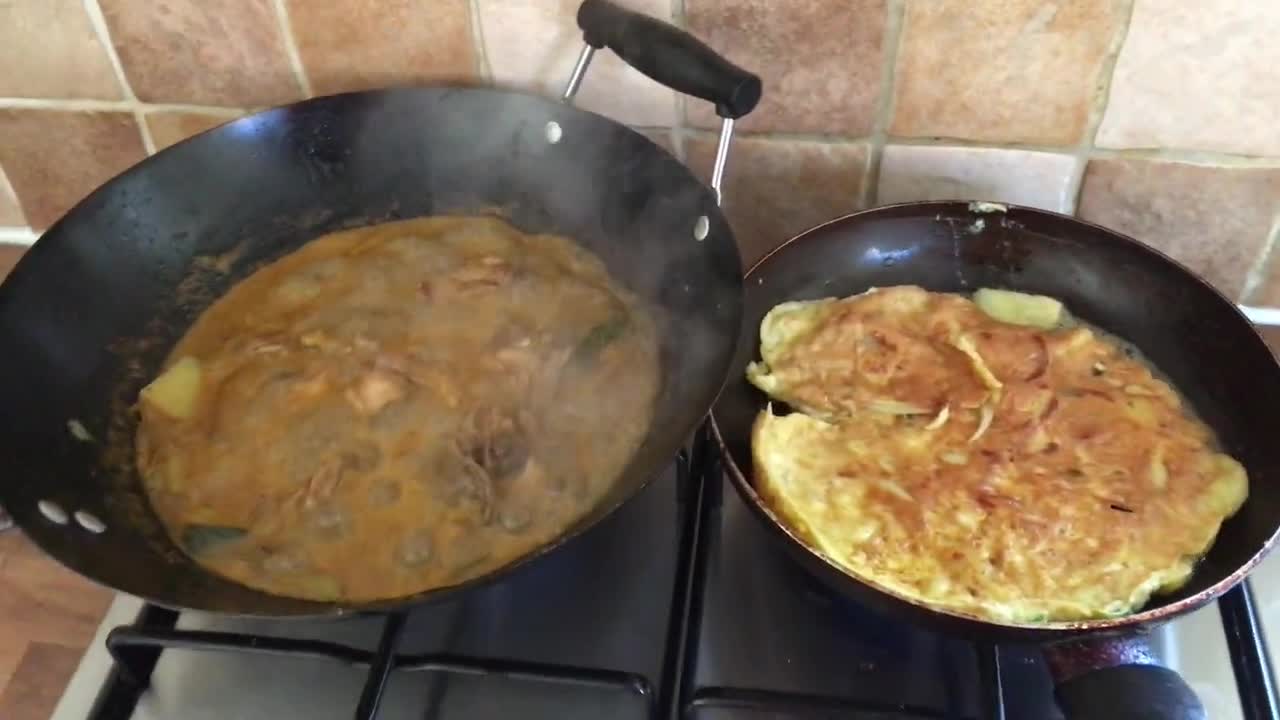 Makanan Malaysia di UK_ Kari Ayam & Telur Dadar