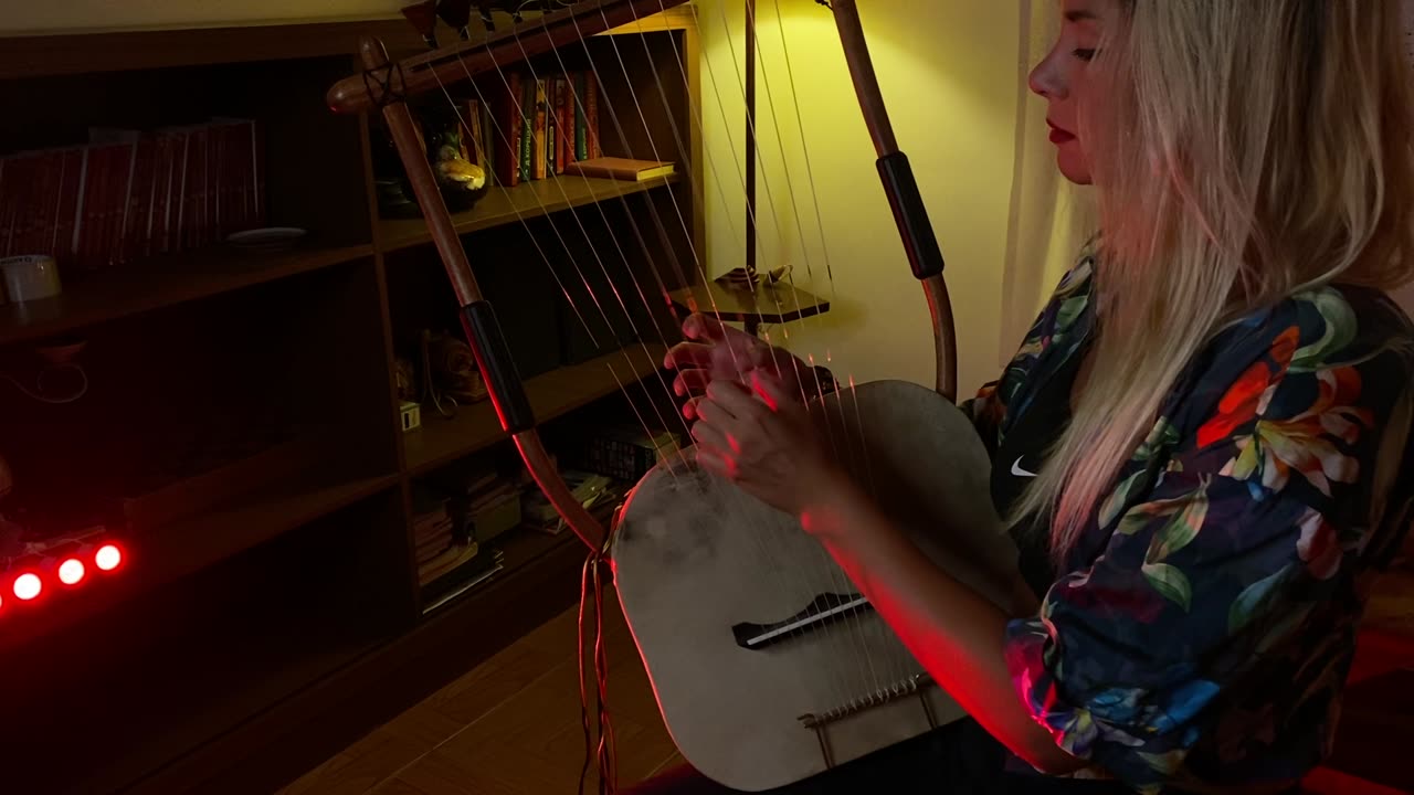 Ancient Greek Lyre (Backstage)