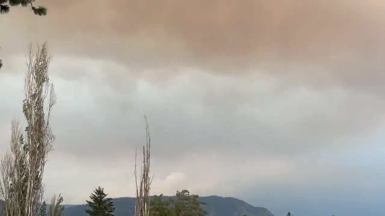 Video of wildfire in West Kelowna