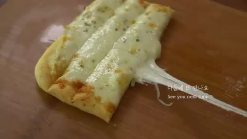 Cheese Garlic Bread with Honey Dip :: Cheesy Garlic Finger
