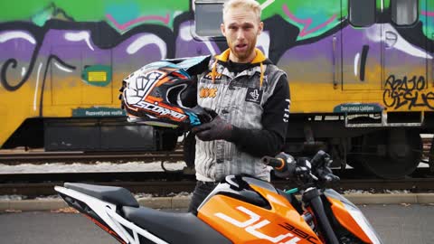 Learn How To Make These 5 Easy Tricks With Your Motorcycle