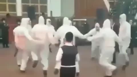 الانتصار على البشرية الغبية يستحق الإحتفال