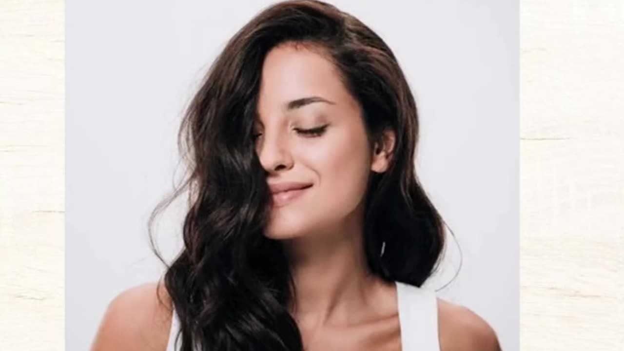 "Fruitful Locks: 3 Fruits for Nourished and Lustrous Hair 🍓🥑🍌"