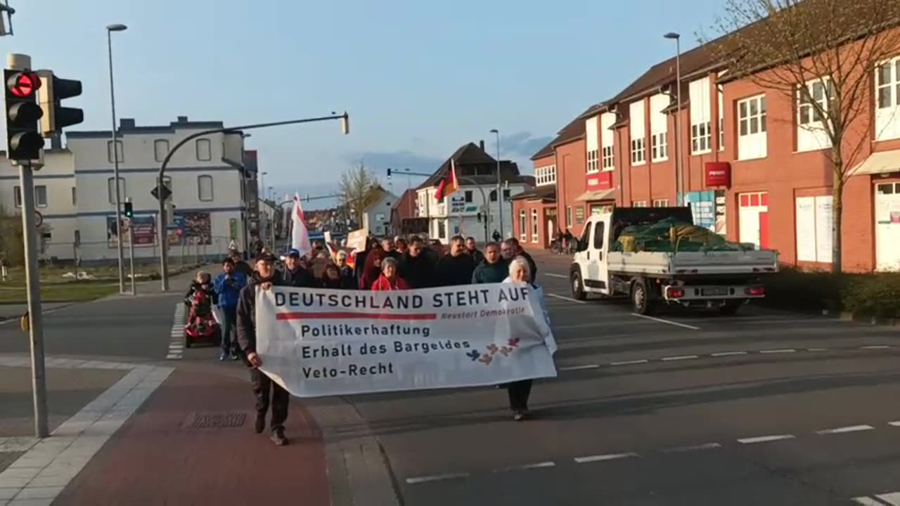 Gifhorn 17.04.2023 Deutschland steht auf Schillerplatz #Demokratievs1984