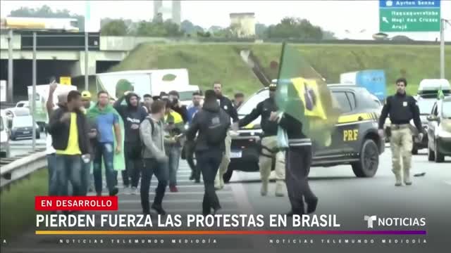 Pierden fuerza las protestas contra los resultados electorales en Brasil | Noticias Telemundo