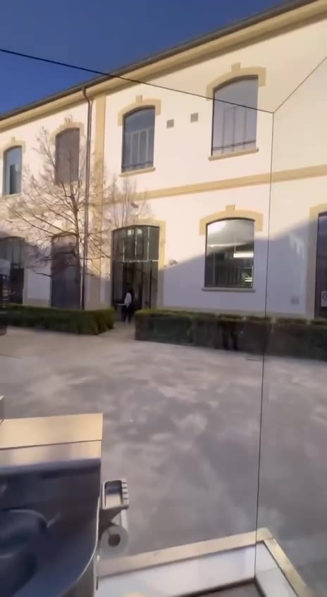 Invisible Bathroom Roma