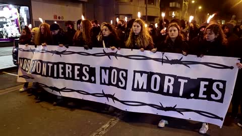 French lifeboats pay tribute to 27 drowned migrants