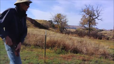 The Thing in the Tall Grass - Episdoe 12: Carl Teaches Himself To Shoot