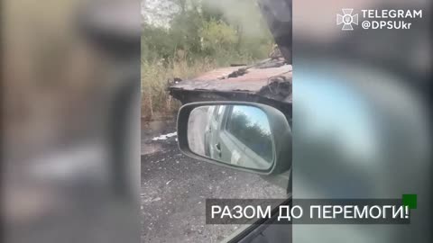 Grenzschutzbeamte gehen Seite an Seite mit Brüdern der Streitkräfte der Ukraine voran.