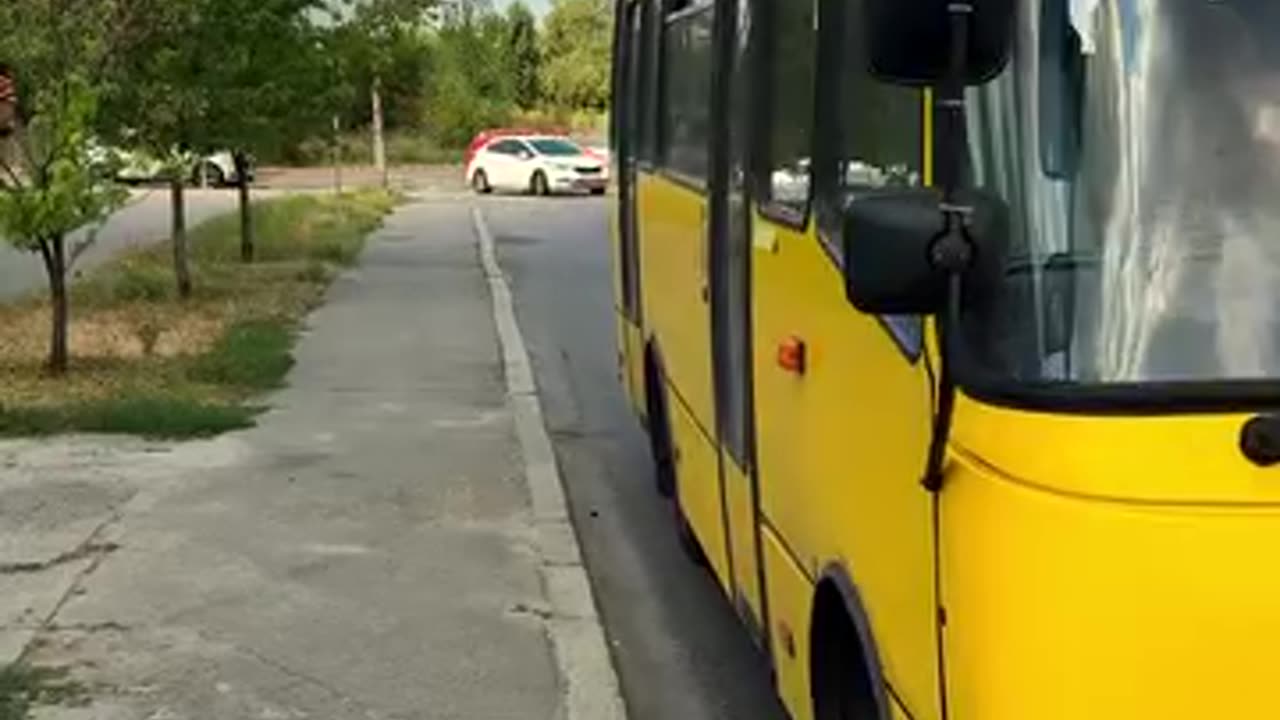 A driver's act of kindness started a chain of good deeds for a woman