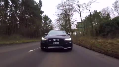 Porsche Panamera Sport Turismo vs Audi RS6 Performance!