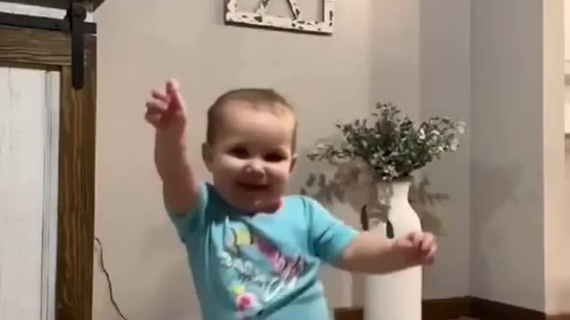 CUTE BABY DANCE! FUNNY BABY 💕💕Y