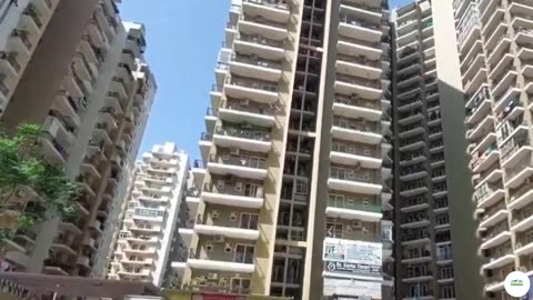 Gaur City Resale 2/3 BHK Flats Greater Nodia West