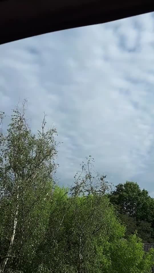 Himmel in Berlin am 24. Mai 2022 so 18 Uhr