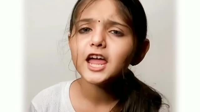 Is ladki ko dekho kiya adaye hai gana gane kee yek bar to dekho