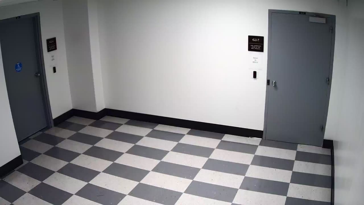 6138RHOBG2G2-27_2021-01-05_19h00min01s457ms.mp4