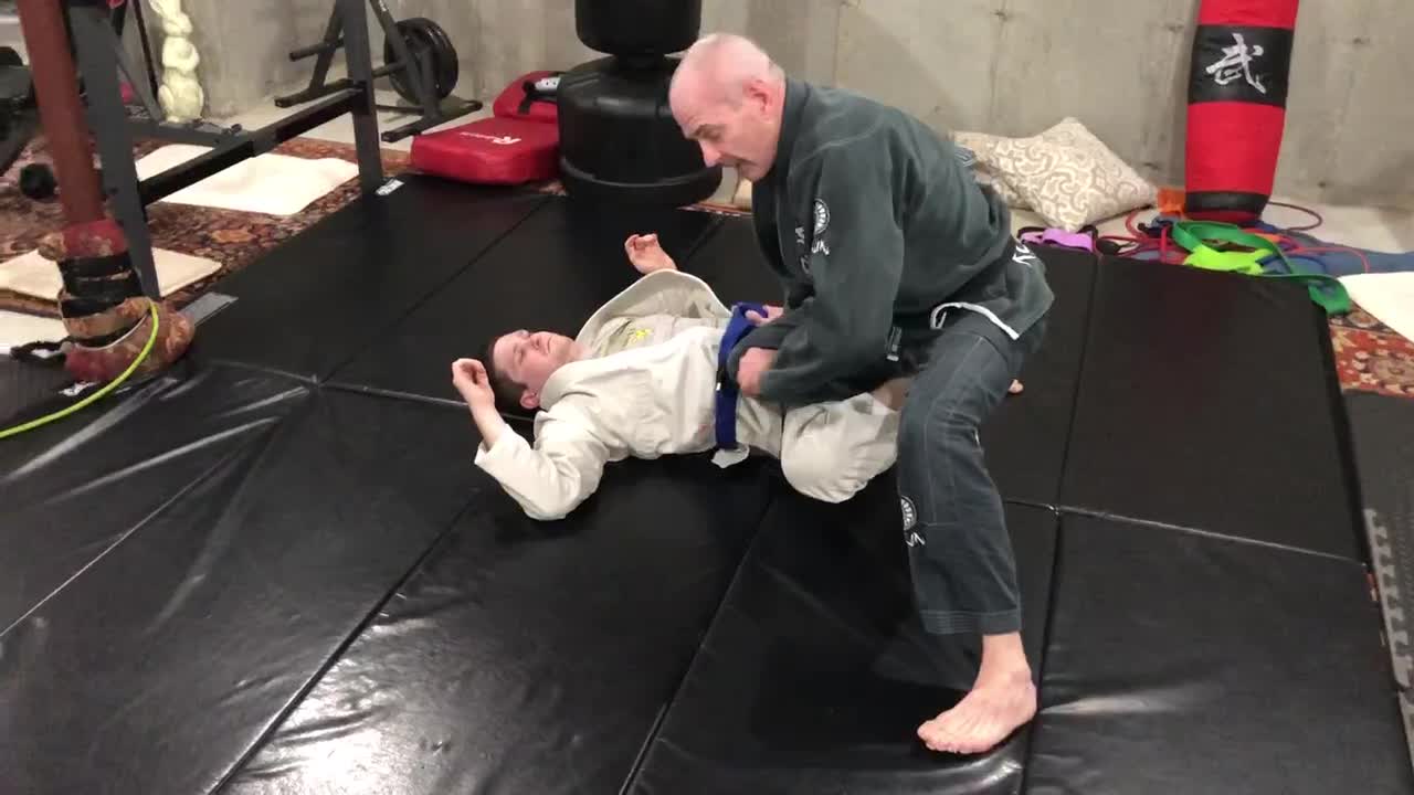 BJJ Knee Cut