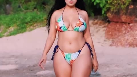 Very Hot Bikini Girl