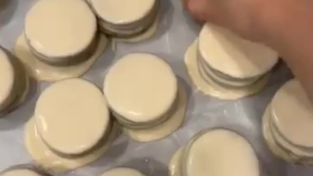 Double coated chocolate cookies making and decorative idea