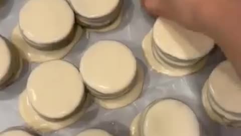 Double coated chocolate cookies making and decorative idea