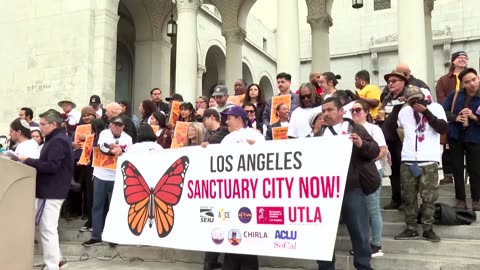 Los Angeles passes sanctuary city vote as migrant activists panic | REUTERS