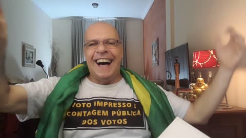 Tem gente implorando para o ódio voltar. Esse amor é bandido demais...