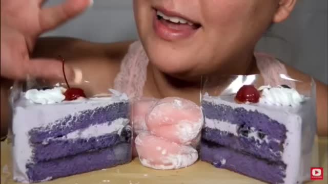 Asmr eating blueberry cake