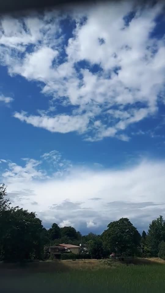 Himmel in Berlin am 13. Juni 2022 etwa 15:20 Uhr