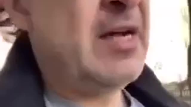 Man in Ukraine accusing media of lies (language alert)