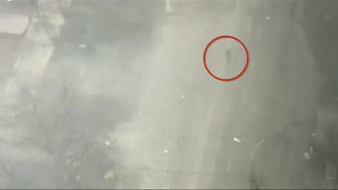 UKRAINE WAR: RUSSIAN TANK SHOT THE OLD MAN WALKING THE STREET