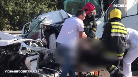 UZNEMIRUJUĆI SADRŽAJ Sedam osoba poginulo u prometnoj nesreći u Srbiji