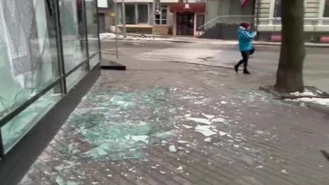 Explosion shatters glass in windows at the "five corners" in the center of the city of Kharkov